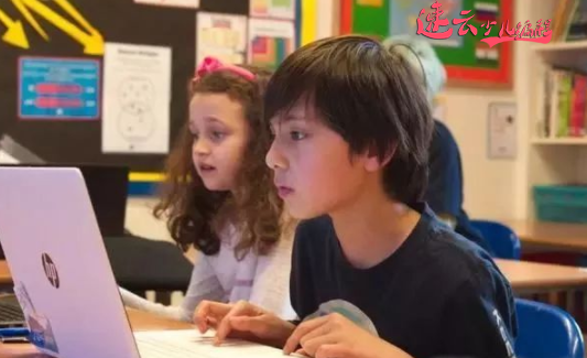 山东机器人编程：孩子学编程不是学代码而是学思维！~济南机器人编程~机器人编程(图1)
